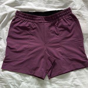 Lululemon Bowline Shorts 5” Inseam Size Medium in Purple